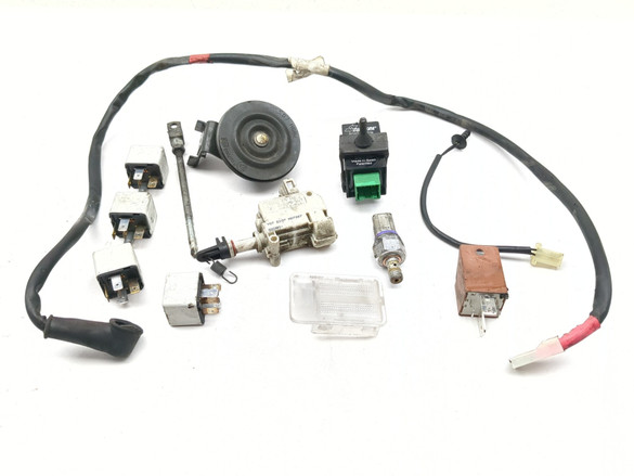 06-11 Piaggio MP3 250 Relay Sensor Horn Battery Cover Kit Set