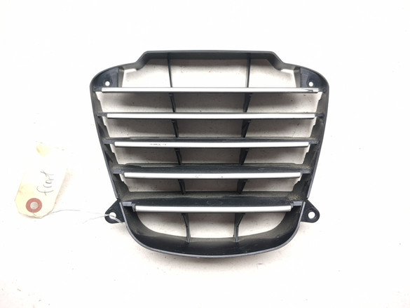 06-11 Piaggio MP3 250 Front Radiator Grill Cooler 652821