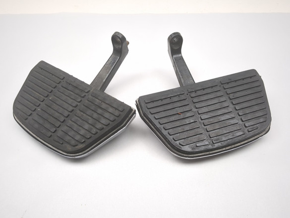 05-06 Harley Davidson Street Glide FLHXI Left Right Passenger Floorboard Set