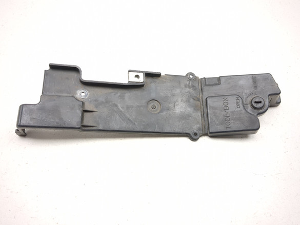 5999+5999−200+750 04-09 Honda VT750CA Shadow Aero 750 Tool Box Cover 50327-MCL-0000