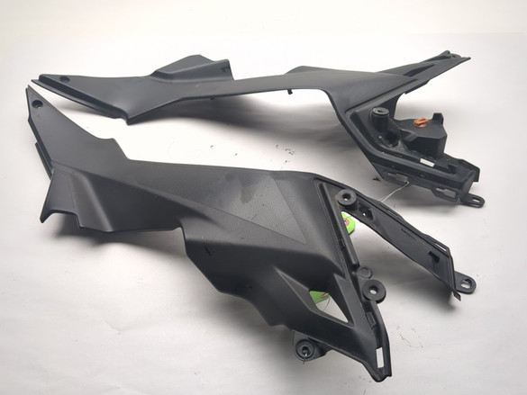 17-19 Kawasaki Z650 ER650 G Left Right Knee Grip Side Cover Pair