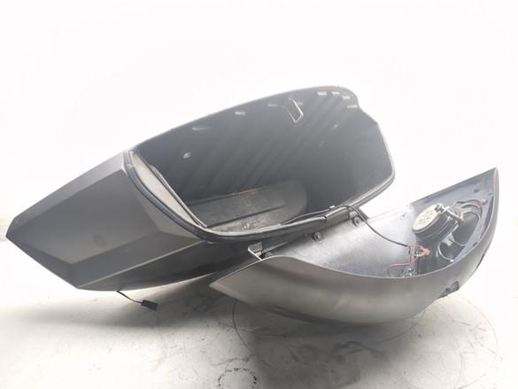 10-17 Victory Cross Country Rear Right Saddlebag Pannier 5438372
