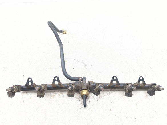 11-16 BMW K1600 GT Fuel Rail Injector Assembly 13537723527 13617728410