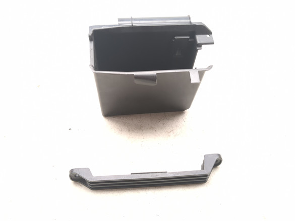 18-25 Vespa Sprint 50 Battery Box Strap Set 1B004967