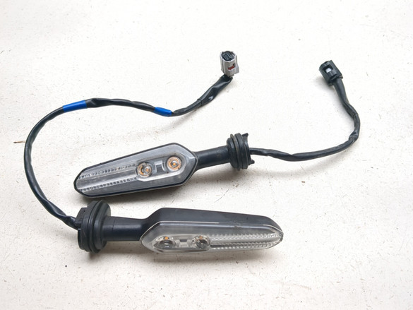 25-26 Yamaha MT-07 MTN690 Front Left Right Turn Signal Set