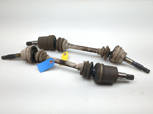 08-21 Kubota RTV 500 RTV500 4X4 Front Left Right CV Axle Bolt Set K7311-15303