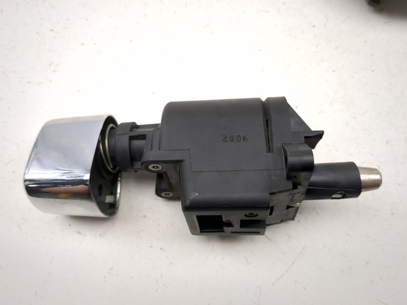 07-13 Harley Street Glide FLHX Ignition Switch Fuel Cap with Key