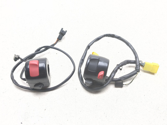 06-17 Suzuki VZR1800 M109R Boulevard Front Handlebar Switch Set