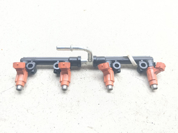 24-26 Kawasaki Ninja ZX-6R ZX600 Fuel Rail Injector Assembly 49033