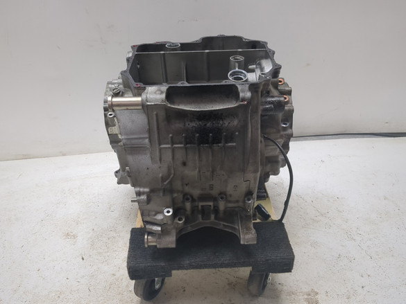 21-24 Kawasaki ZX10R Ninja ZX 10 Engine Crankcase Set 14001-0729