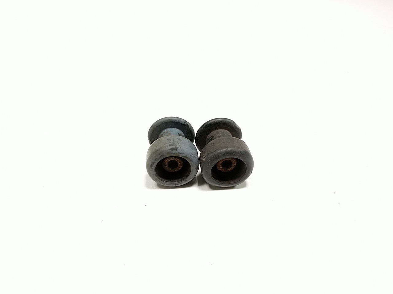 09 14 Yamaha YZF R1 Rear Swing Arm Spools Set