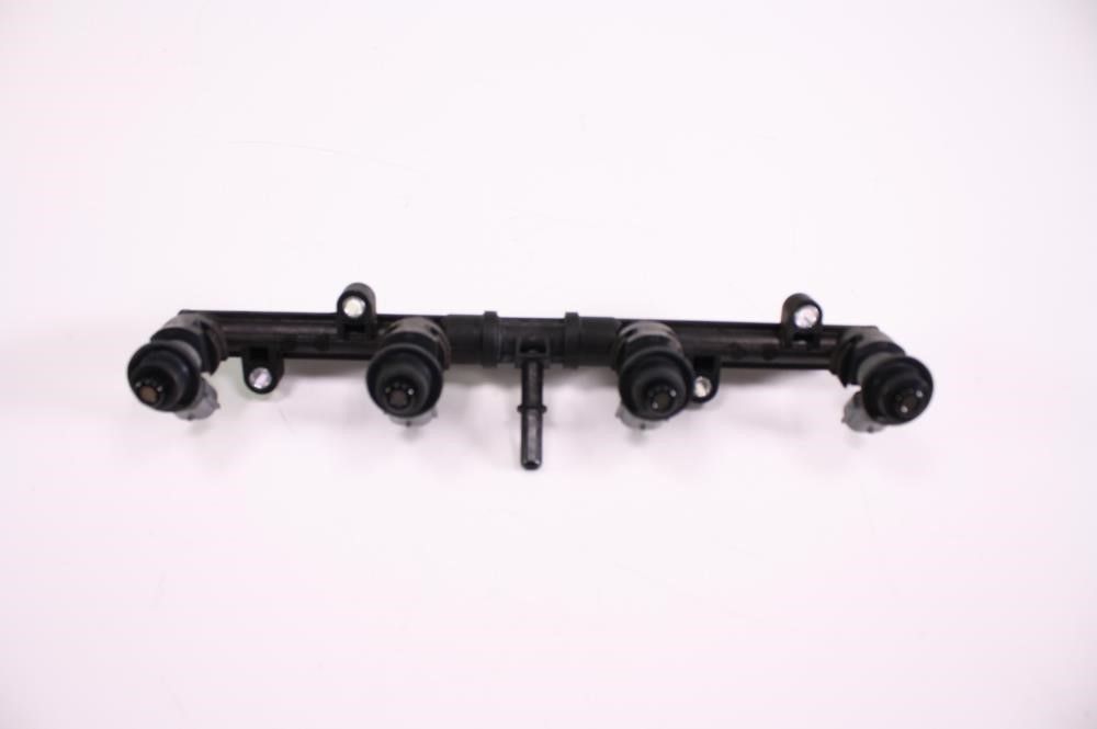 08-10 Honda CBR1000RR Fuel Injectors Injection Rail