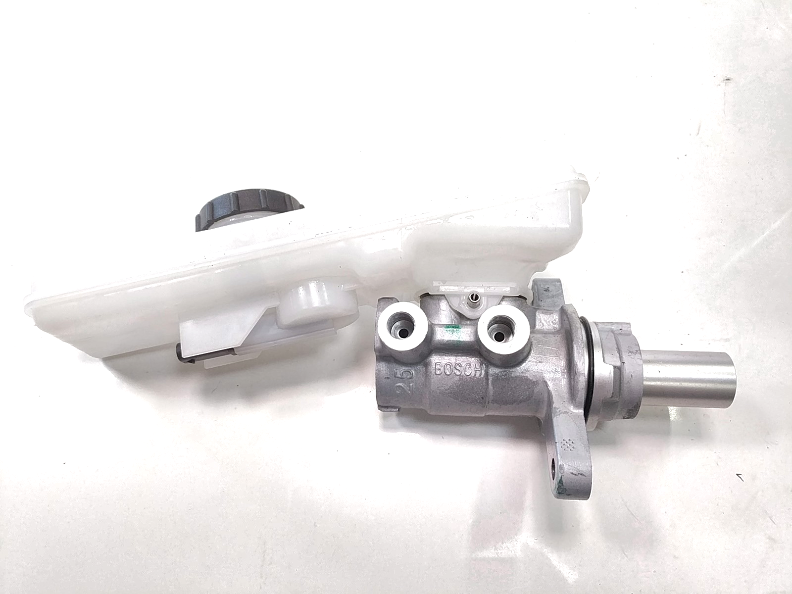 2018 Tesla Model 3 Brake Master Cylinder With Reservoir Tank Assembly