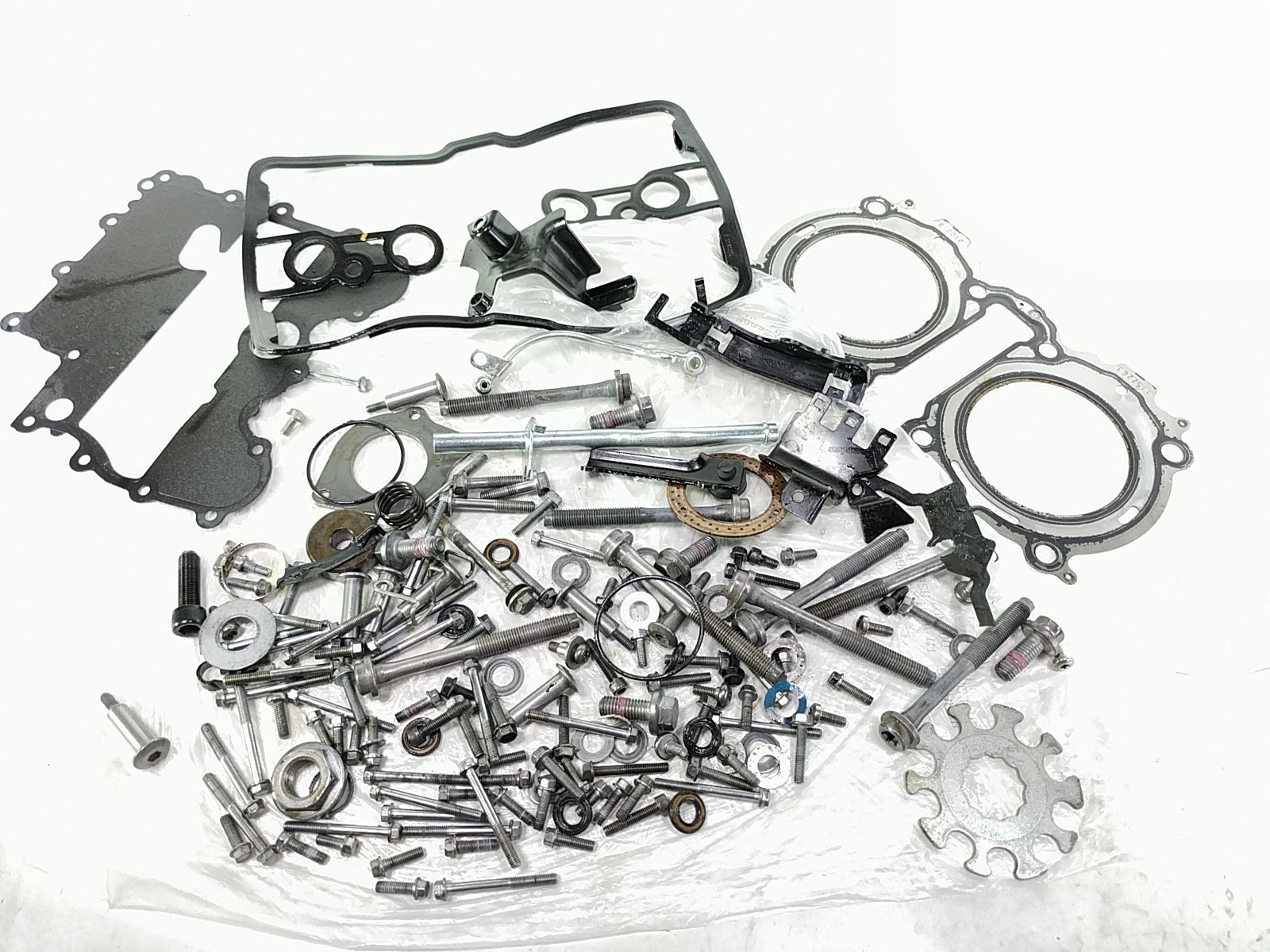 11 Triumph Thunderbird 1700 Miscellaneous Parts Engine Motor Bolt Hardware Kit
