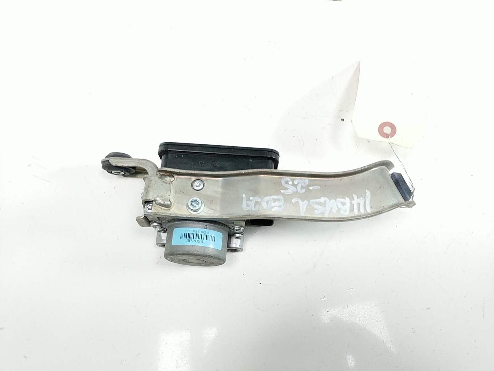 08-UP SUZUKI HAYABUSA GSX1300R ABS Pressure Pump Module Mount Bracket TRSH DV