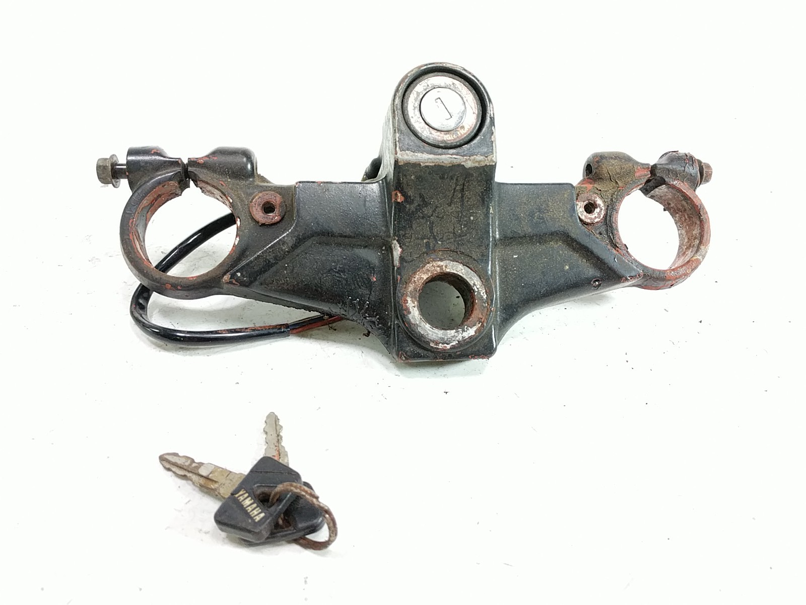 86-87 YAMAHA FJ1200 Top Upper Triple Clamp Tree Ignition and Key
