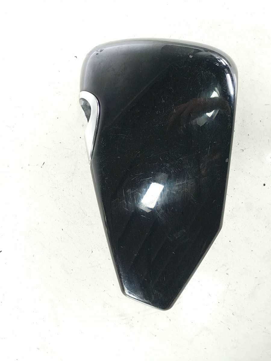 04 Harley Davidson Sportster Custom XL 883c Right Oil Tank Frame Cover
