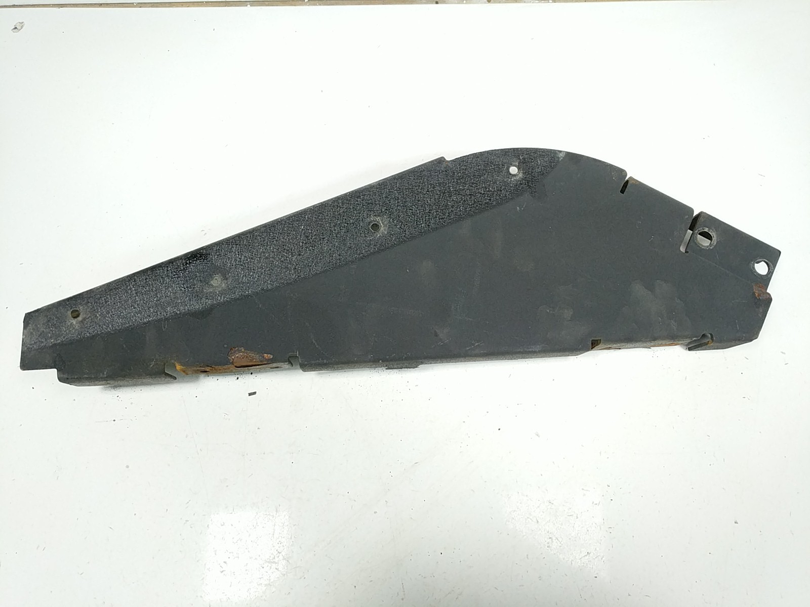 17 Odes 800R Dominator XT Front Left Cover Bracket