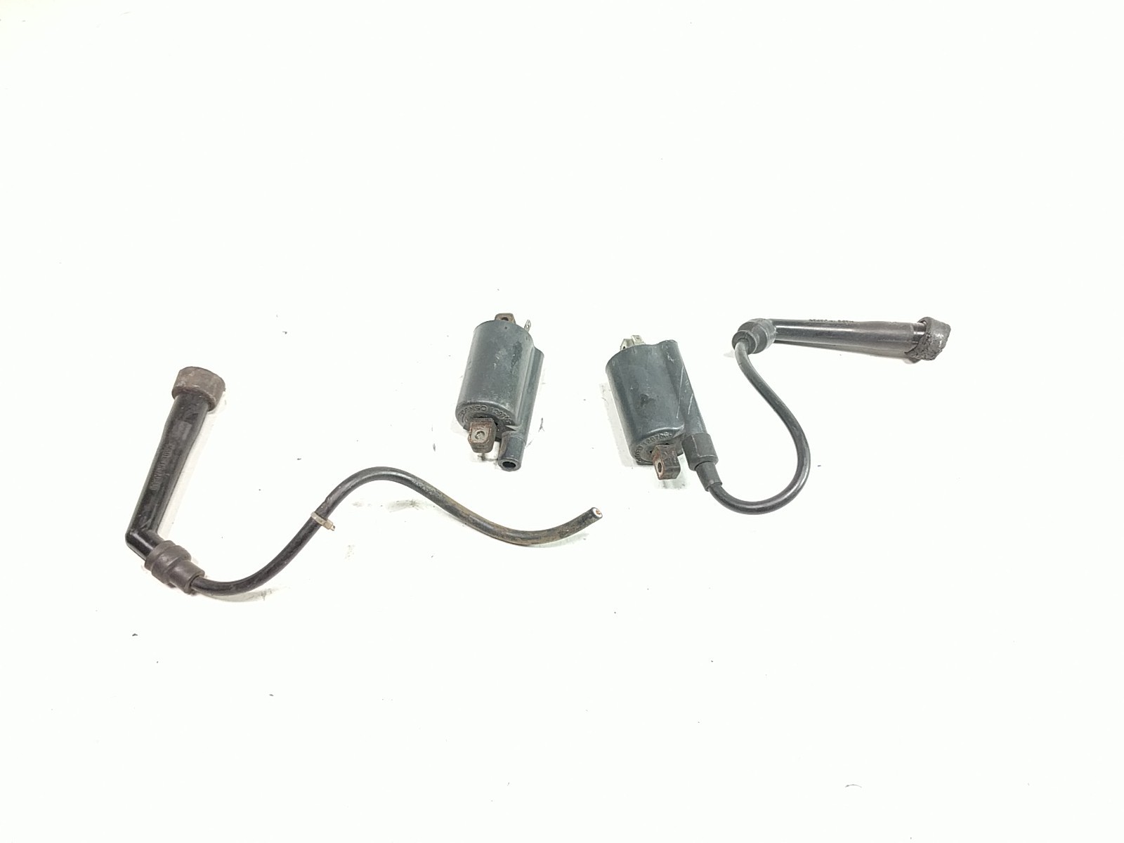 01 Suzuki VZ800 Marauder 800 Ignition Coil Plug Pack Damaged