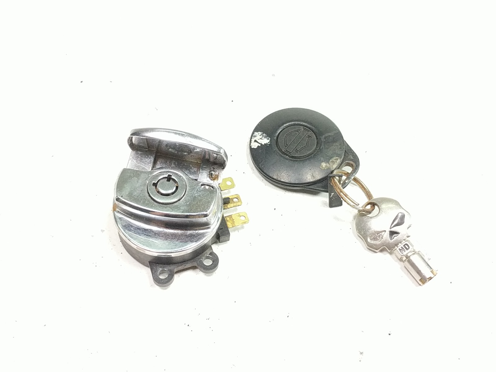 05 Harley Davidson Fat Boy FLSTFSE Lock Set Ignition Switch Cap And Key