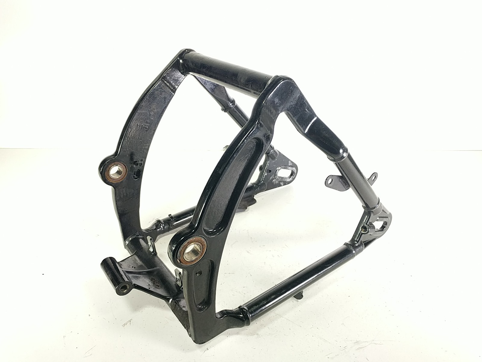 07 Harley Davidson Softail Deluxe FLSTN Swing Arm Rear Wheel Frame 48423-00