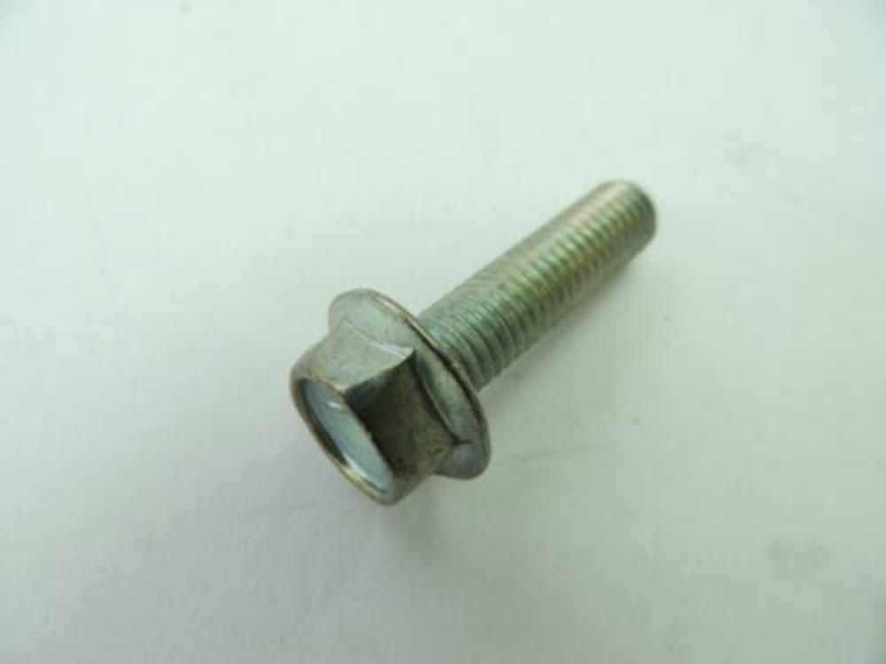 NOS YAMAHA BOLT PART #90105-08121
