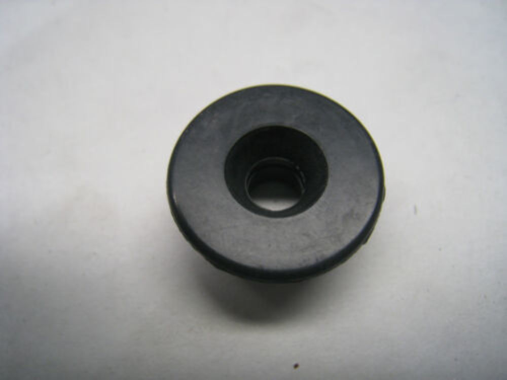 Yamaha OEM Rubber Mount 2GH-1111G-00 FJ FZ FZR XJ VMX1200 Cylinder