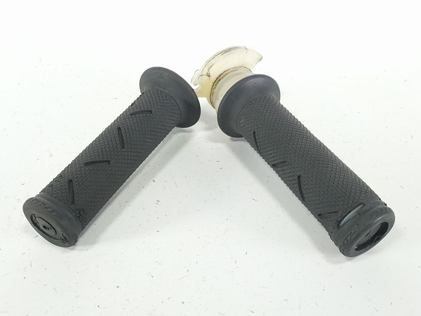 99  Ducati  900  SS  Throttle  Tube  And  Grips