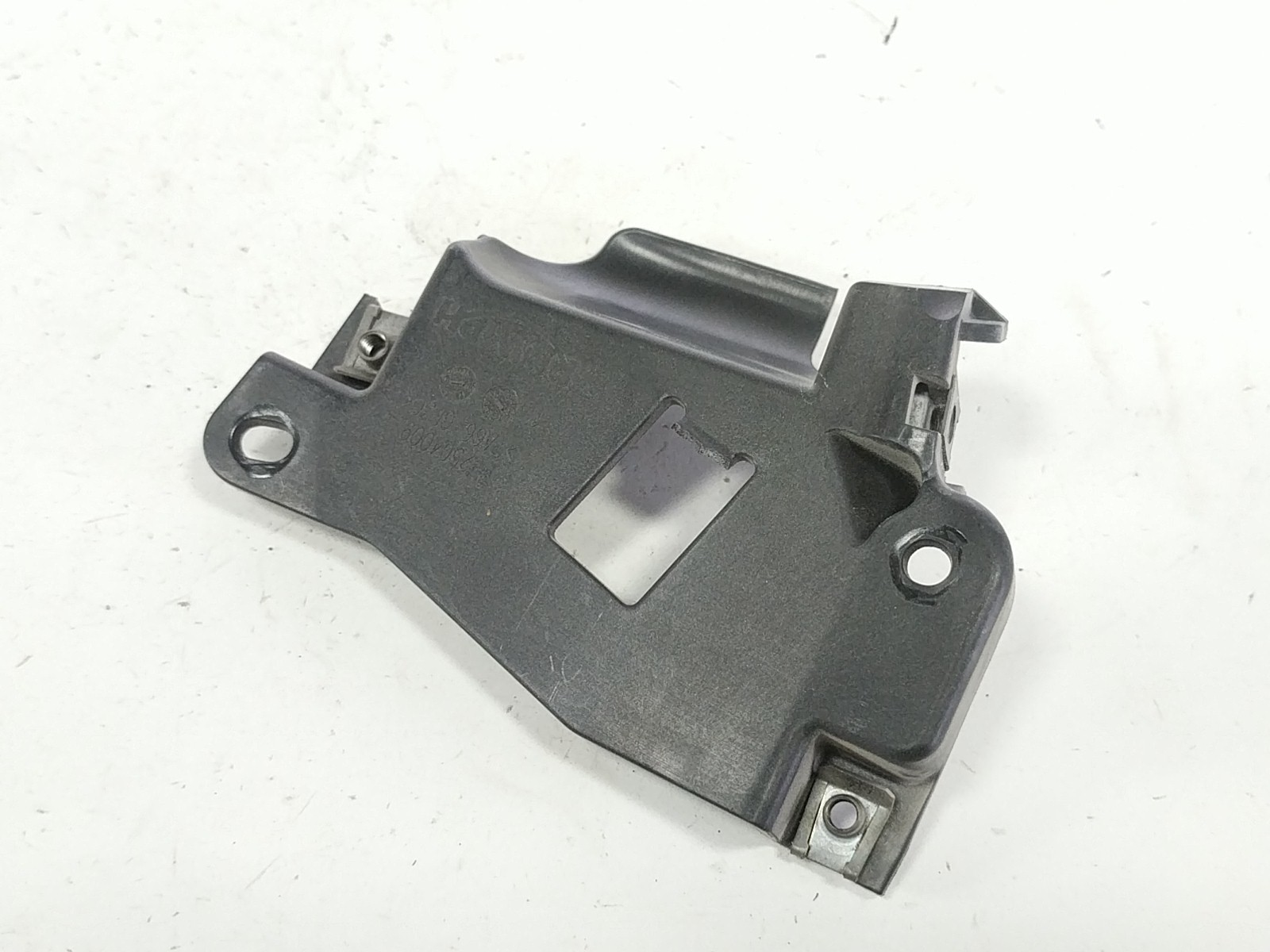 17 Triumph Thruxton 1200 R Inner Cover Trim 2504009