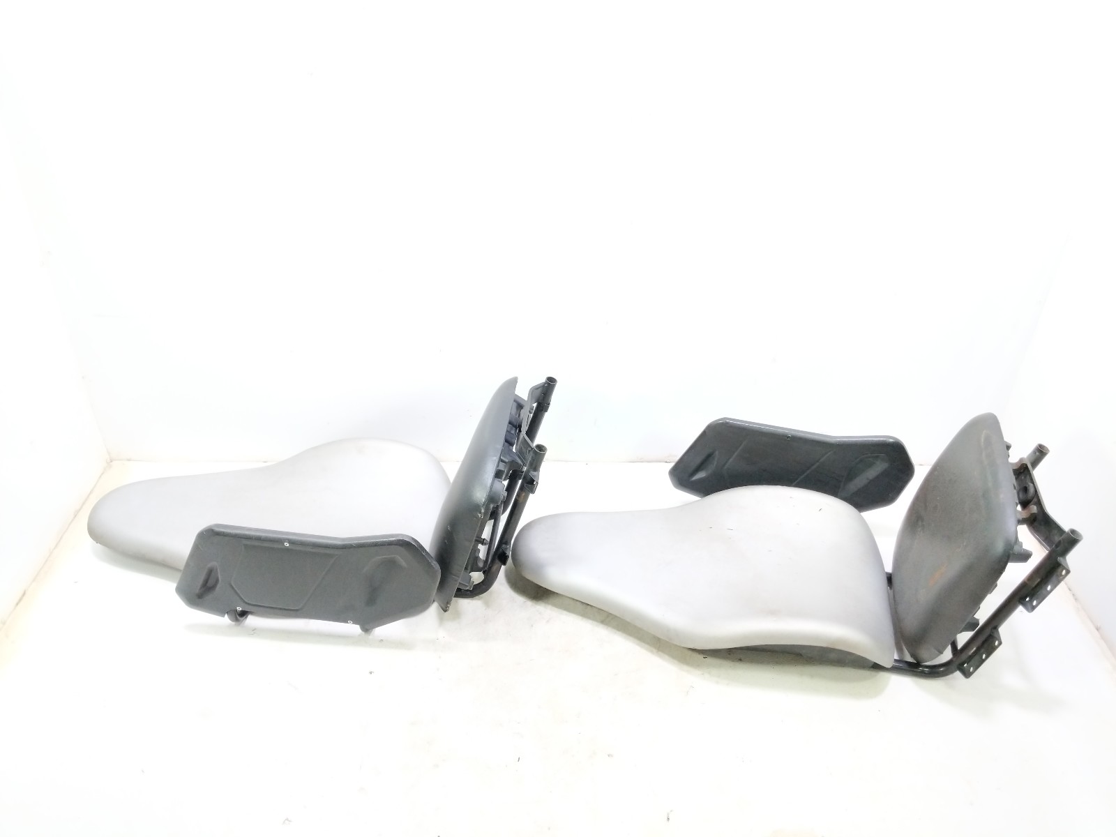 16 Yamaha Wolverine R-Spec YXE 700 Seat Back Bottom Frame Assembly