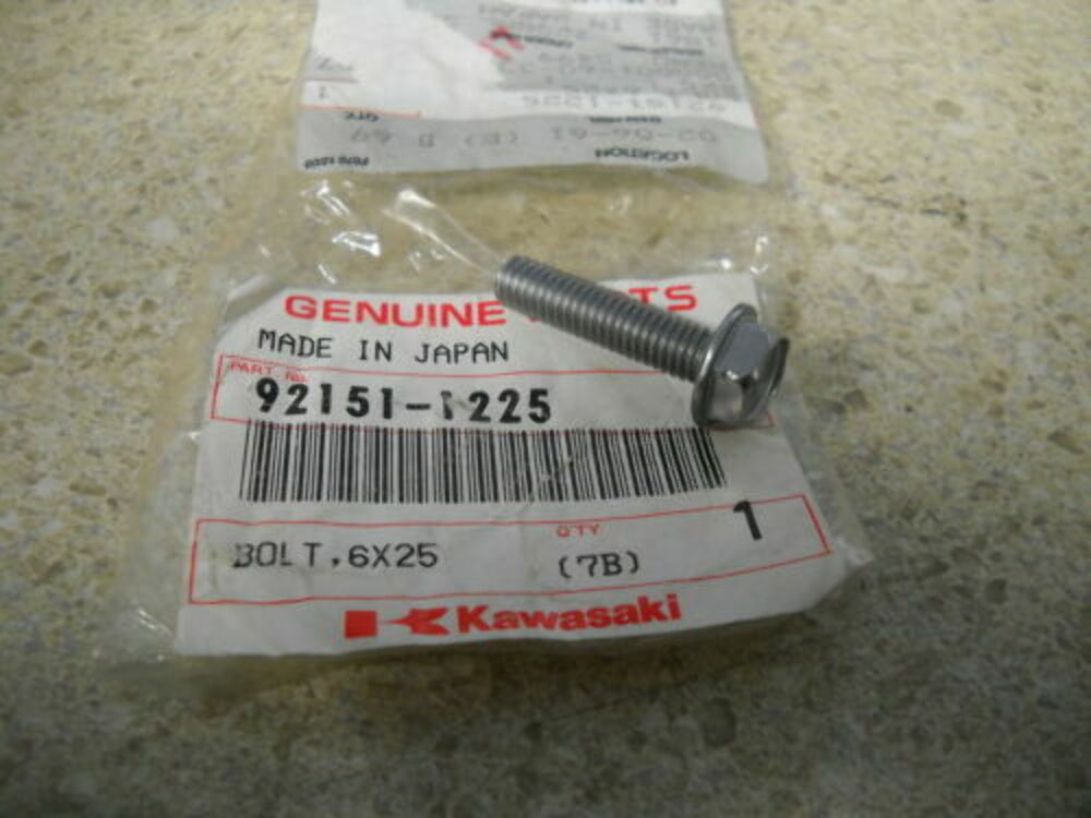 Kawasaki Radiator Bolt 1998-2007 ZX-R6/R9/R10//R12 Ninja 92151-1225