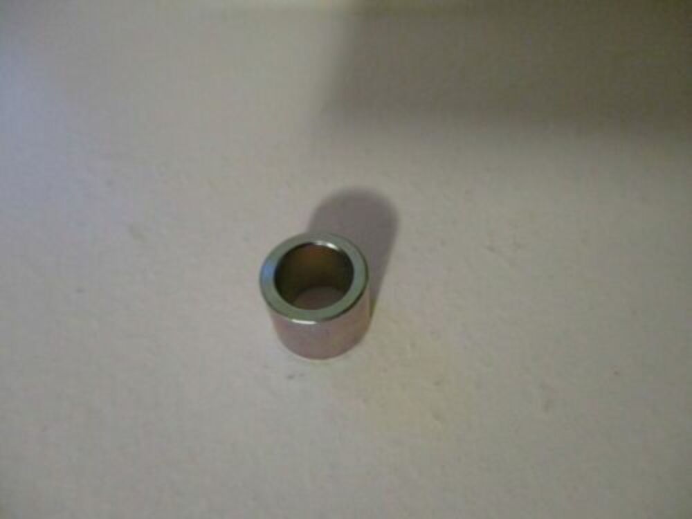 90387-087K5-00 Yamaha Motorcycle Footrest Collar
