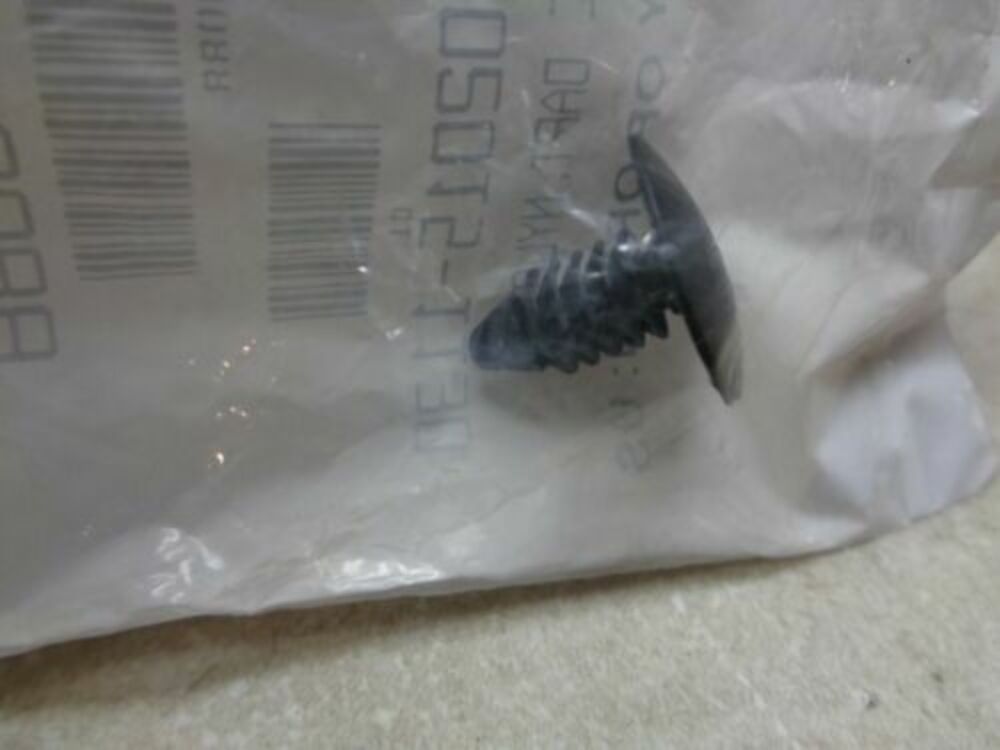 Polaris Snowmobile New OEM Nylon Plastic Dart Clip 7670088 QTY 2