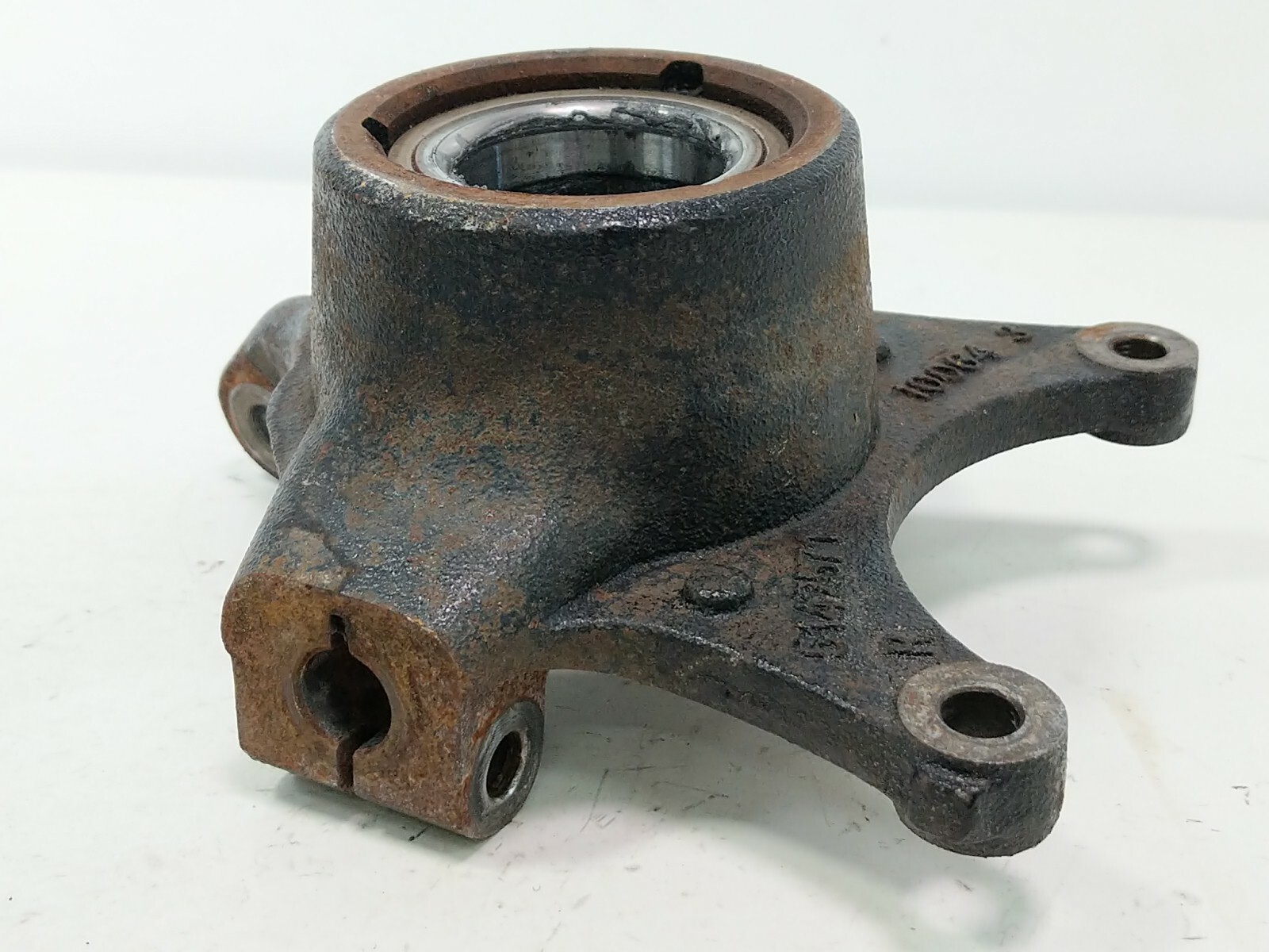 19 Polaris RZR S 1000 60 Inch Front Right Wheel Spindle Knuckle Carrier 5142671