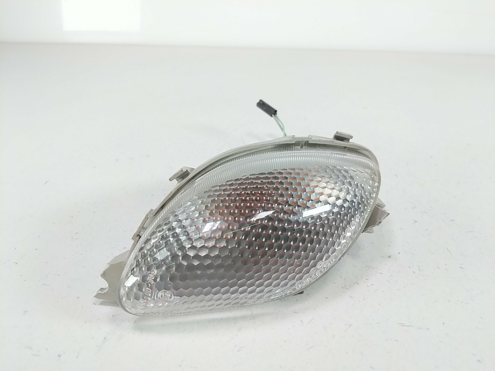 99 07 Suzuki Hayabusa GSX1300R Front Right Turn Signal Light 35600-24F0 Damaged