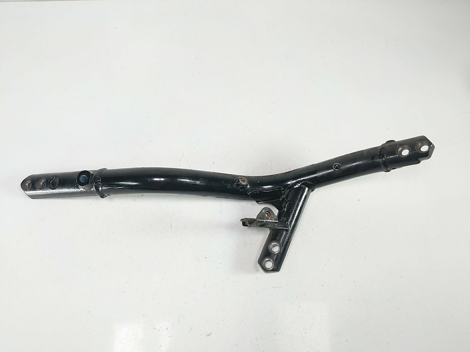 05 Suzuki VL1500 Boulevard C90 Upper Frame Rail Engine Motor Mount Bracket