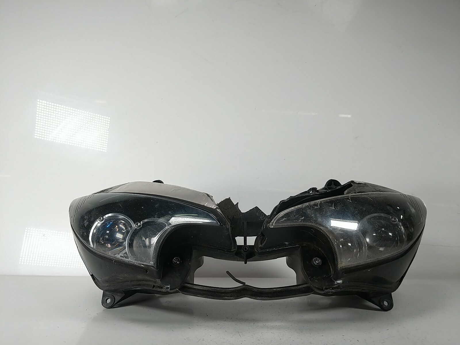 03 Yamaha YZF-R6 R6S Front Headlight Head Light Lamp Damaged