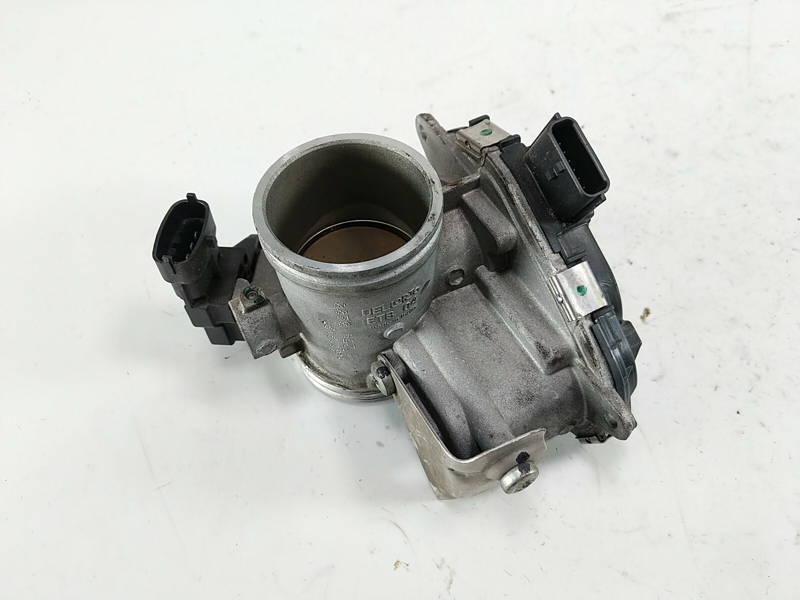 19 Husqvarna Svartpilen 401 Throttle Body