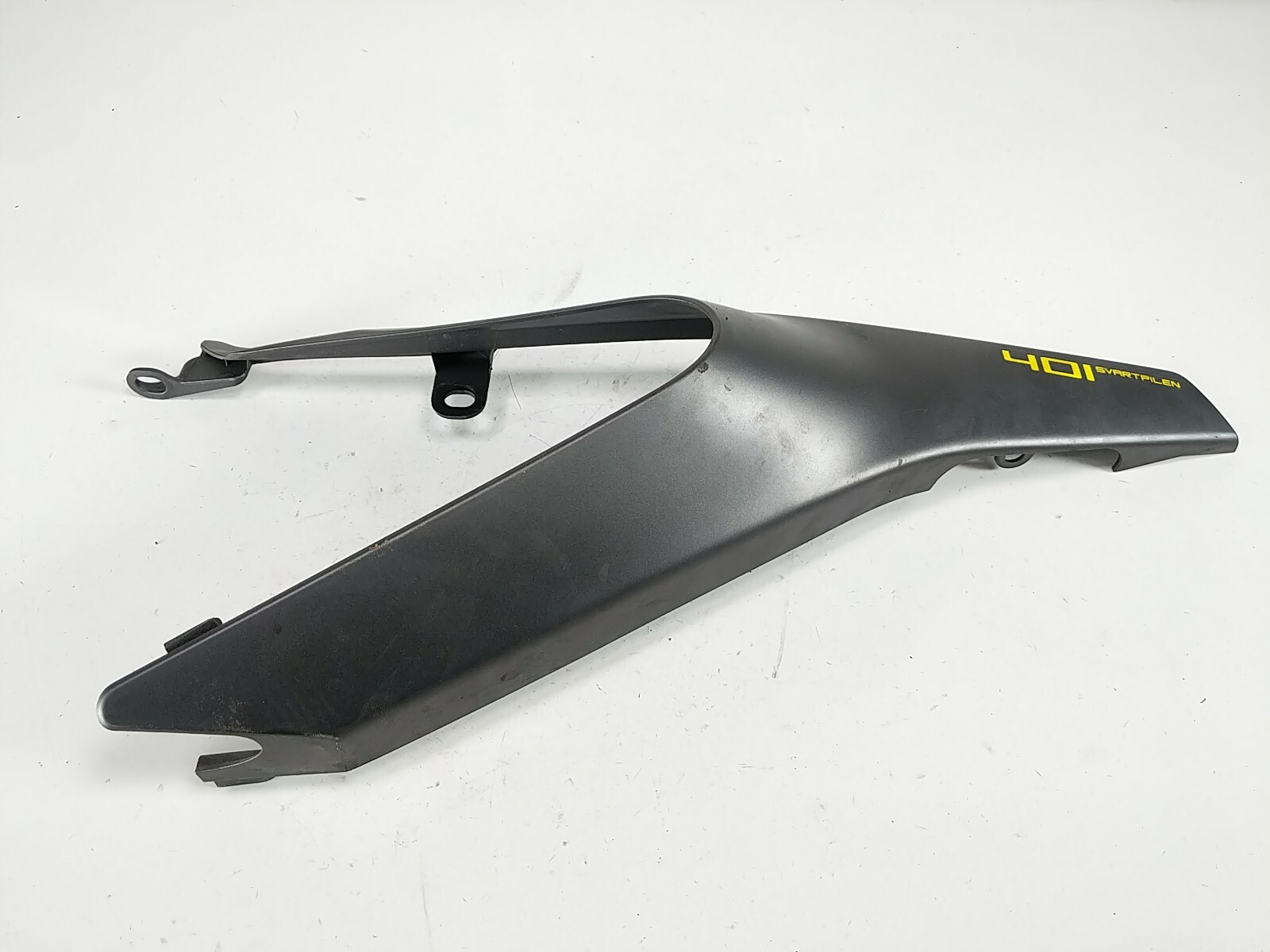 19 Husqvarna Svartpilen 401 Black Left Rear Tail Fairing Cover Plastic 285.08.041.000