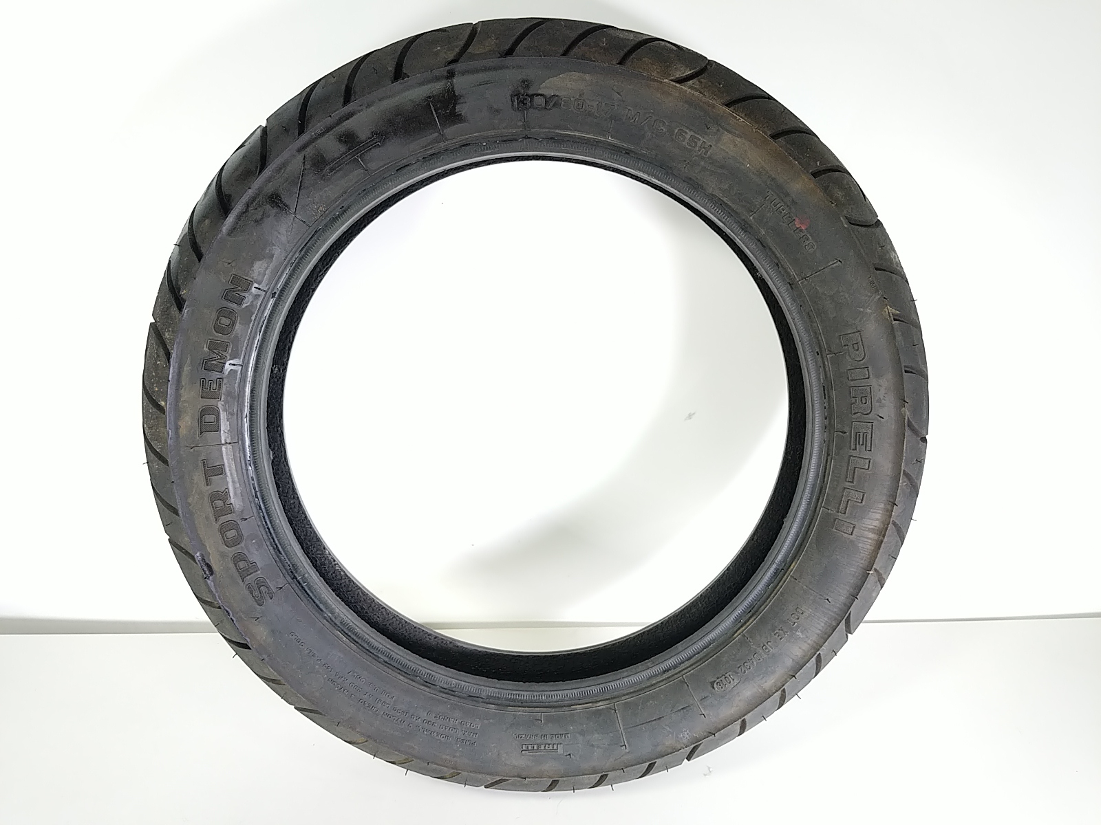 20 Moto Guzzi V7 III (Rear) Wheel Tire PIRELLI 130/80-17 DOT 1016