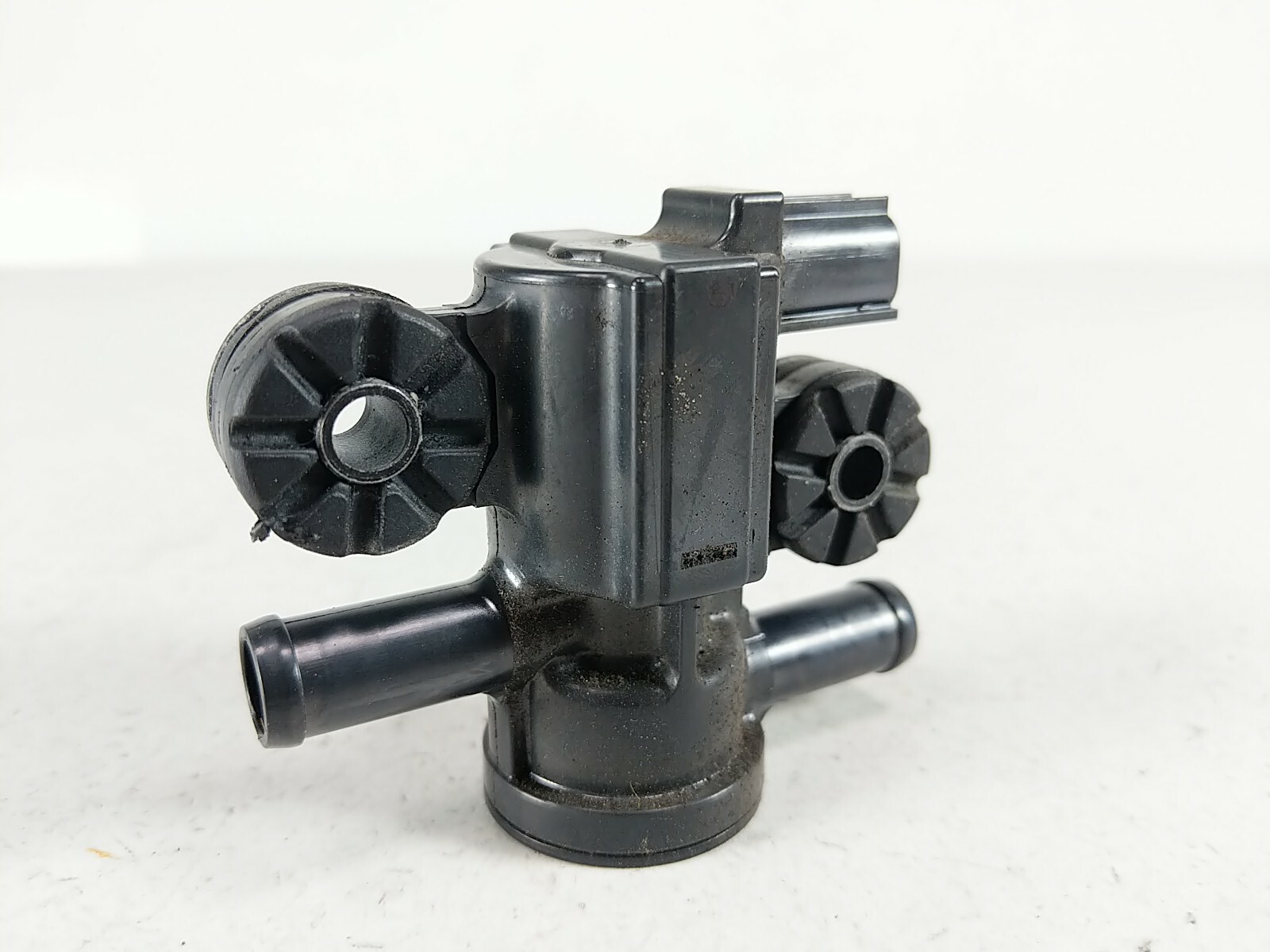 18 Honda CBR 300 CBR300R Breather Air Valve 2582