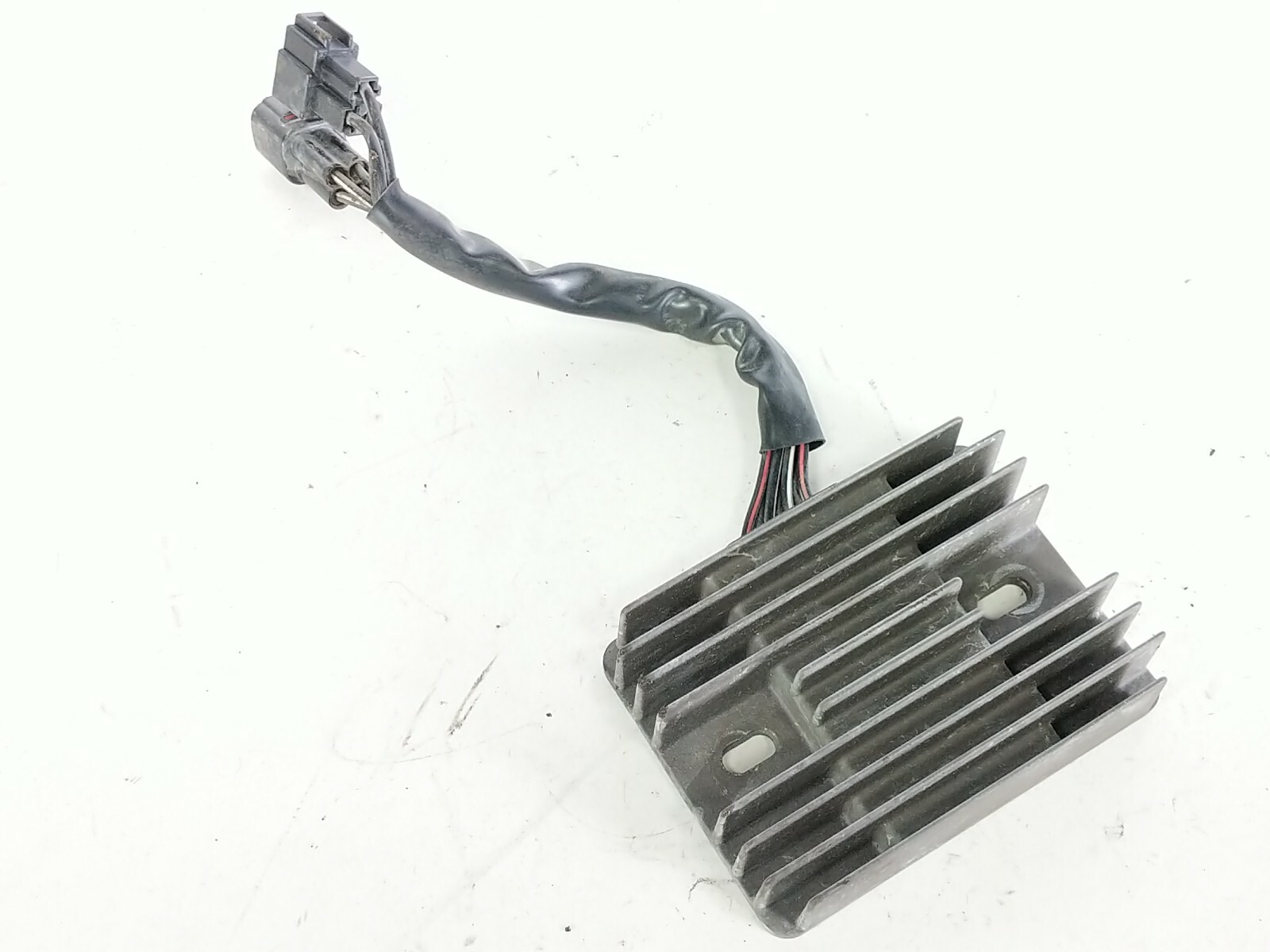 13 Suzuki SFV 650 Gladius Voltage Regulator Rectifier 47H00