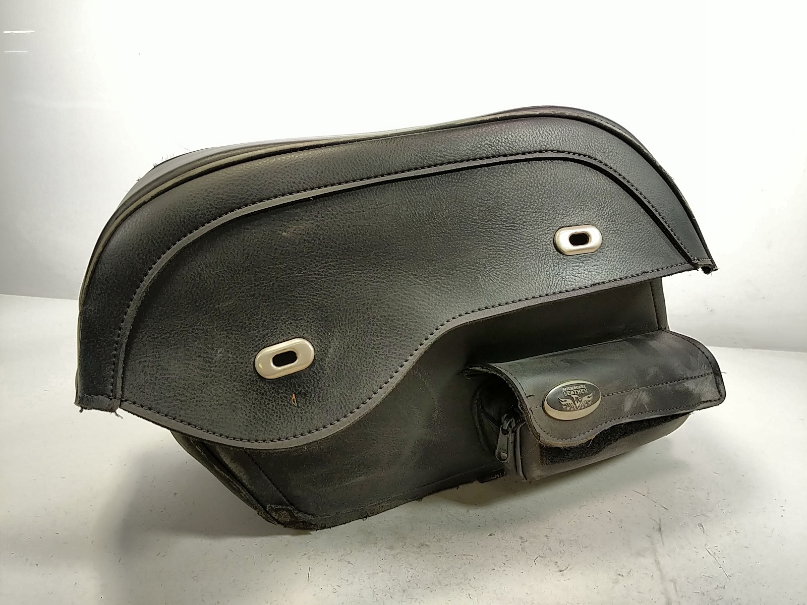 09 Honda VT750 Shadow Spirit Rear Saddle Bag Luggage Case Leather Damaged