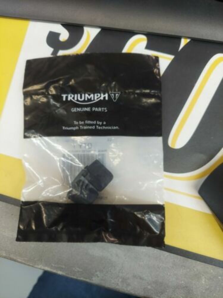 Triumph RUBBER ALT CUSH DRIVE Part T1220325