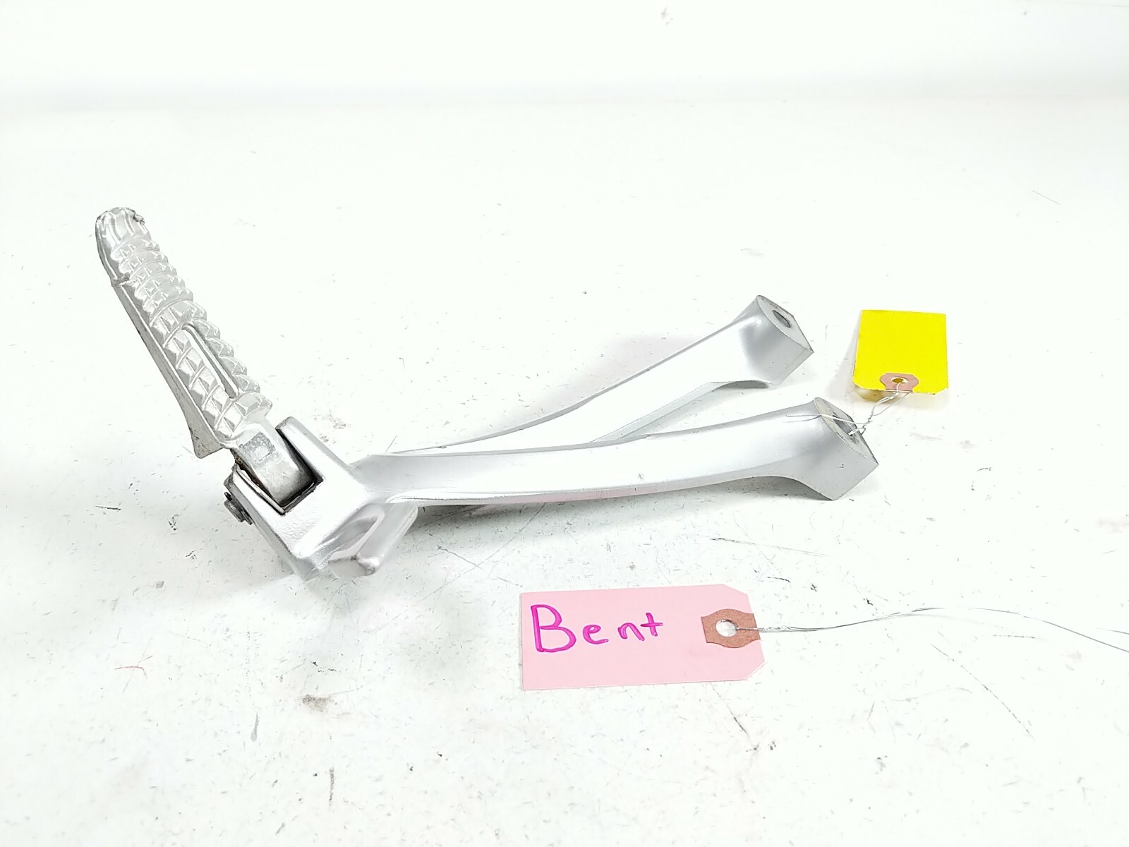 06 07 Suzuki GSXR 600 750 Rear Passenger Foot Peg Damaged