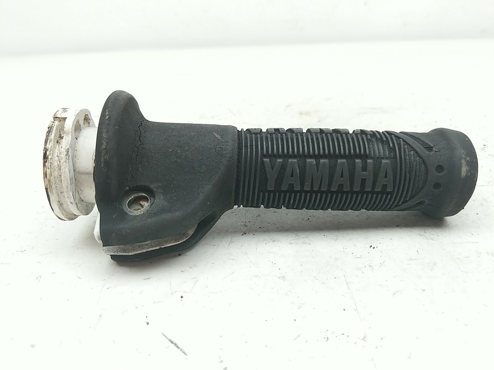 02 Yamaha Wave Runner FX 140 Throttle Tube And Grip