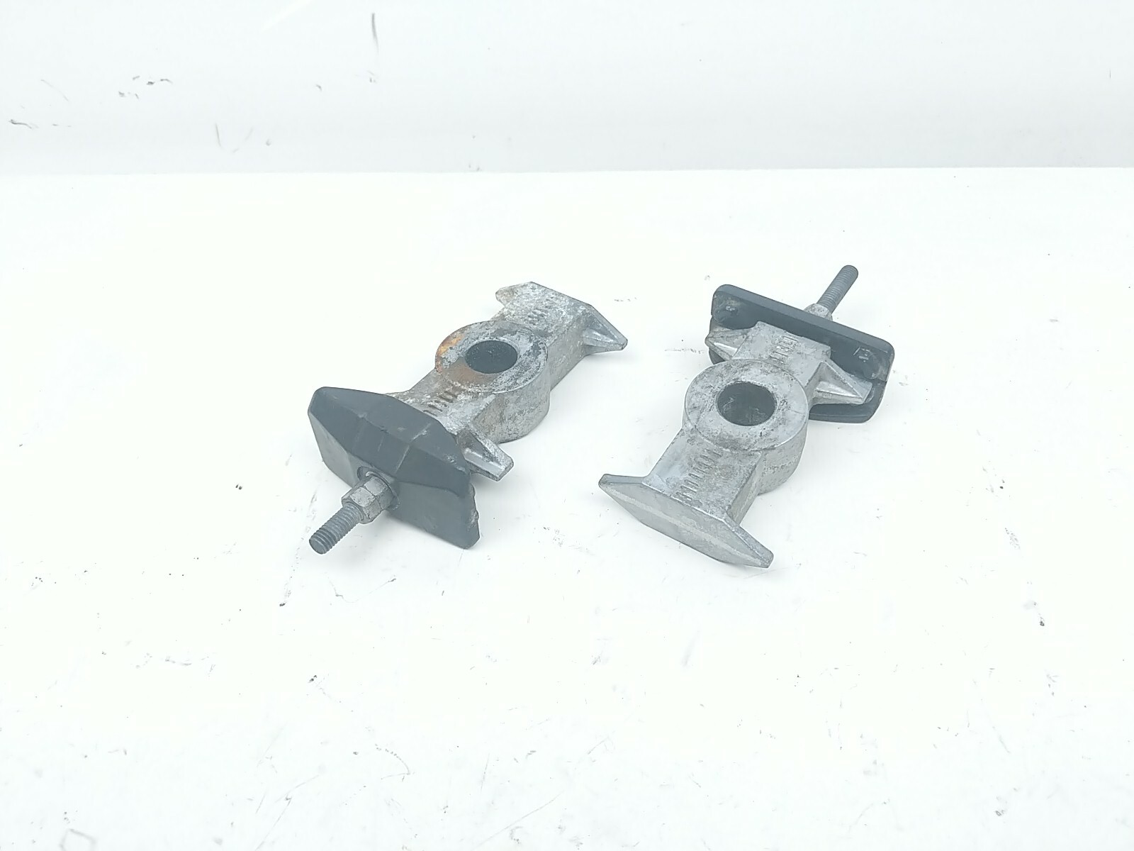 09 Yamaha XVS950 VStar 950 Rear Axle Adjusters Set Pair 5S7