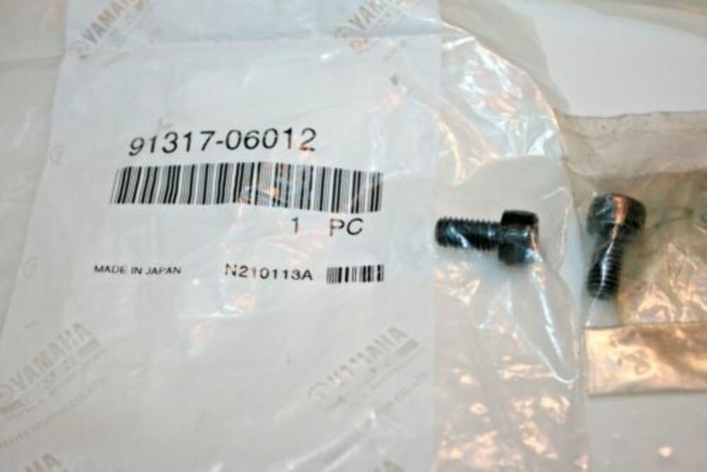 GENUINE Yamaha XS750 XS850 FZR1000 Bolt 91317-06012 QTY3