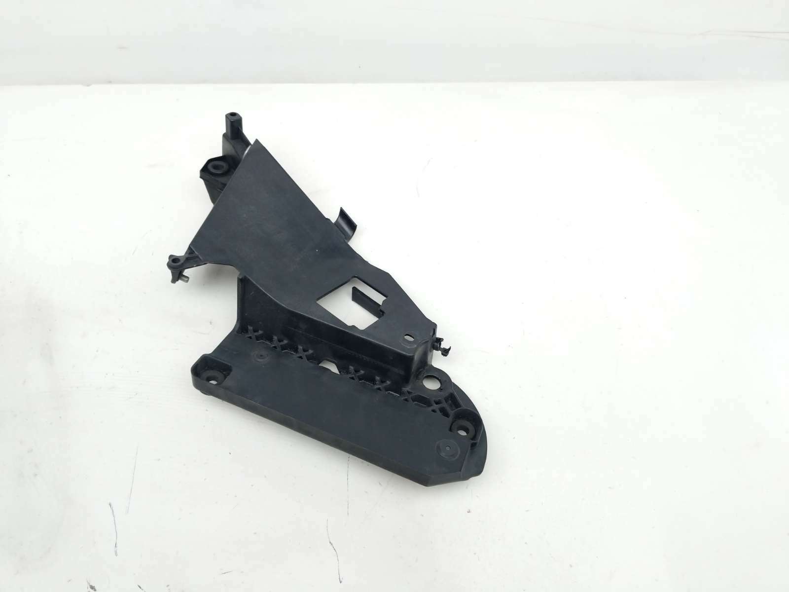 15 Victory Magnum Right Side Cover Under Seat Mount Bracket 5467730