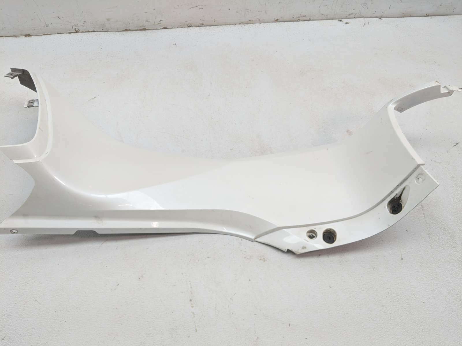 11 Can Am Spyder RT SE5 Left Side Mid Fairing Plastic 705004514